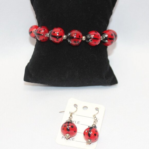 Ladybug Glass Bead Bracelet and Dangle Earrings - Picture 1 of 7